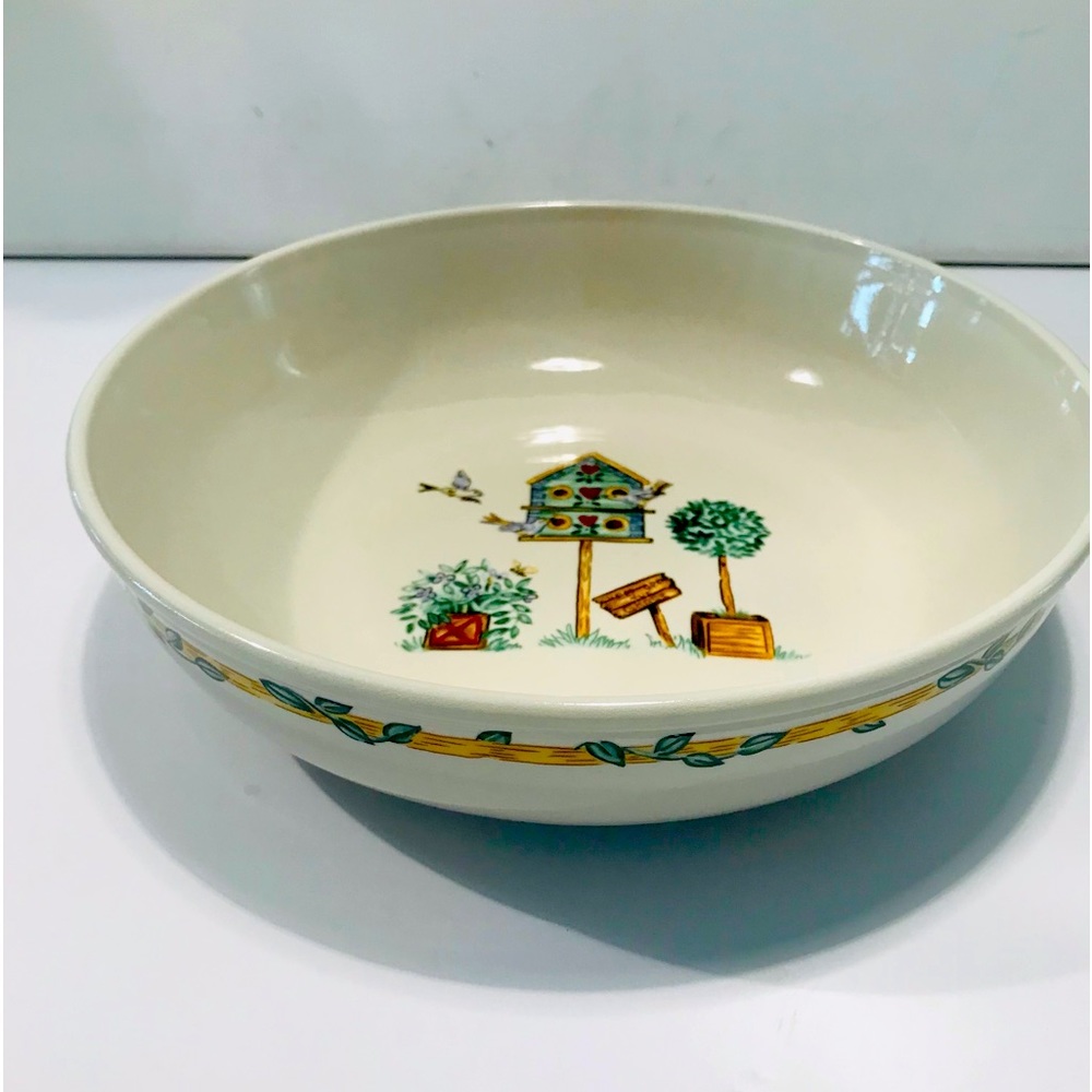 Thompson Pottery Serving Bowl Birdhouse Design 9”